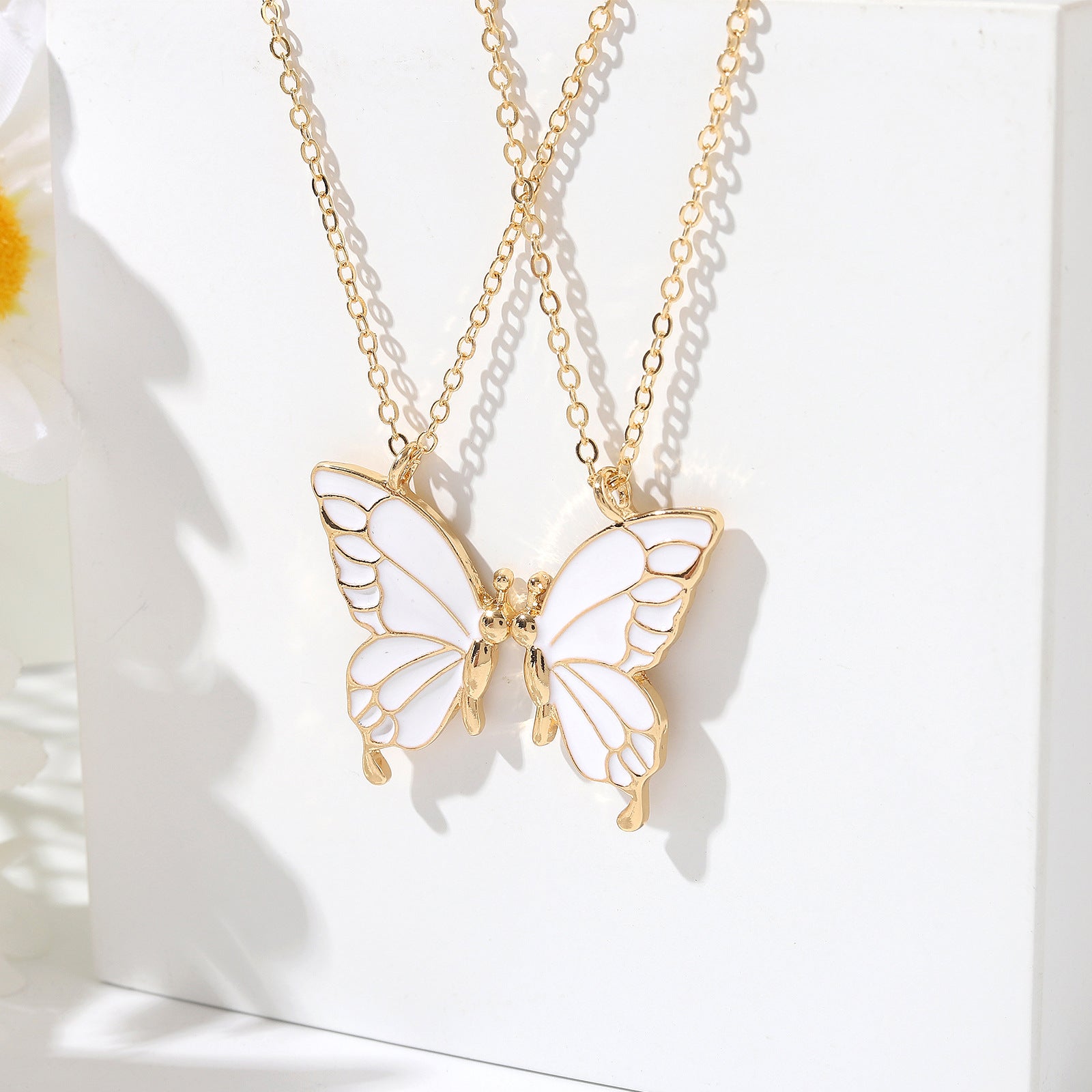 Foreign Trade Hot Selling New Magnetic Butterfly Necklace Best Friend Girlfriends Small Gift Fashion Hundred Matching Necklace Necklace